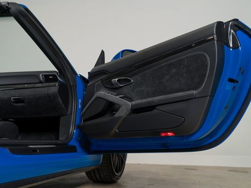 Used 2018 Porsche 911 Targa 4 GTS image 37