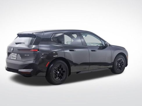 Used 2026 BMW iX xDrive60 w/ Premium Package AWD/4WD image 5