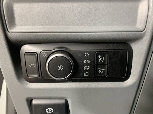 Used 2023 Ford F150 XLT w/ XTR Package image 17