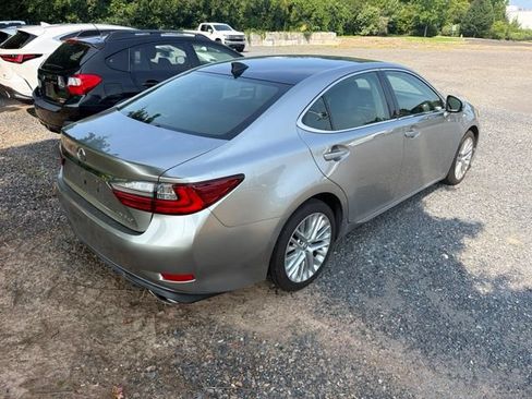 Used 2016 Lexus ES 350 w/ Luxury Package w/Wood Trim FWD image 6