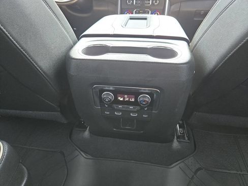 Used 2023 Chevrolet Tahoe Premier AWD/4WD image 11
