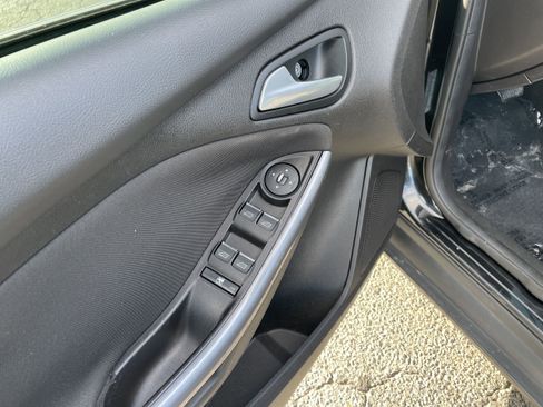 Used 2014 Ford Focus Titanium image 10