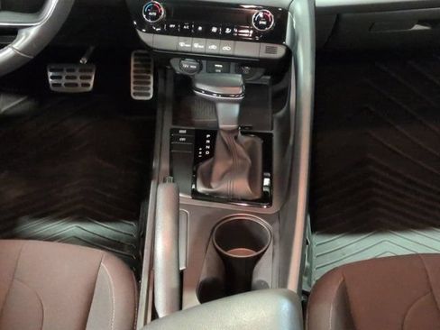 Used 2025 Hyundai Elantra Sport FWD image 17