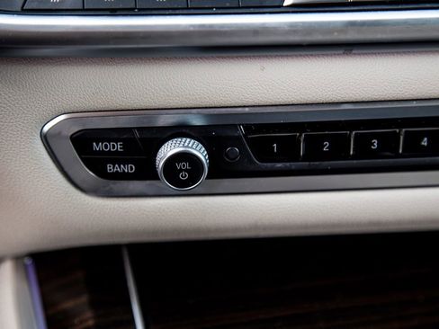 Used 2020 BMW X5 M50i image 17