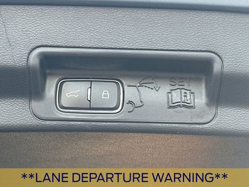 Certified 2022 Ford Explorer XLT w/ Equipment Group 202A image 21