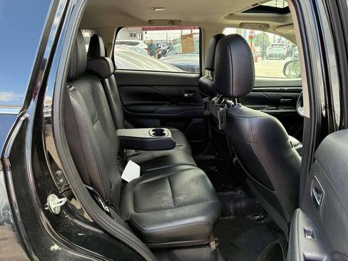 Used 2017 Mitsubishi Outlander GT AWD/4WD image 11