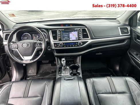 Certified 2018 Toyota Highlander SE AWD/4WD image 13