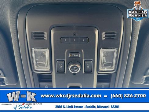 Used 2022 Chevrolet Tahoe Z71 w/ Luxury Package AWD/4WD image 19
