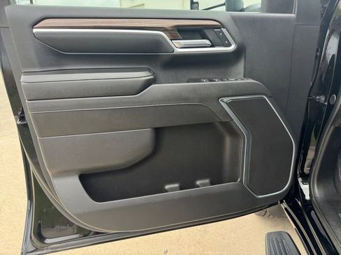 Used 2024 Chevrolet Silverado 2500 LT image 4