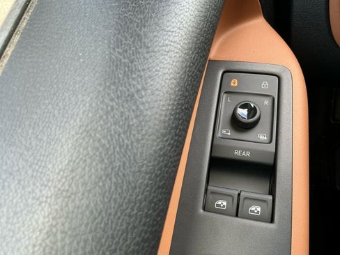 New 2025 Volkswagen ID. Buzz Pro S image 24