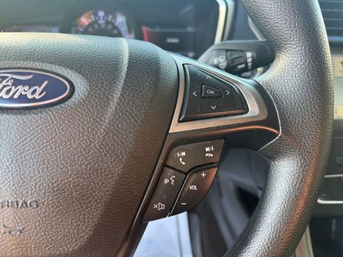 Used 2019 Ford Fusion SE image 33