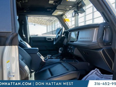 Used 2025 Ford Bronco Outer Banks image 24