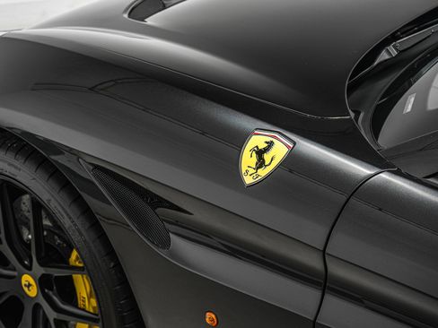 Used 2015 Ferrari California T image 36