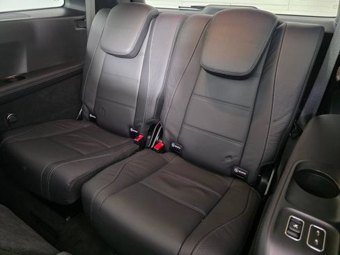 Certified 2025 Mercedes-Benz GLS 580 4MATIC image 18