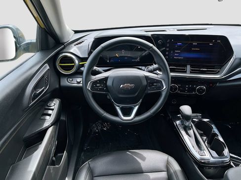 Used 2025 Chevrolet Trax ACTIV w/ Driver Confidence Package FWD image 21
