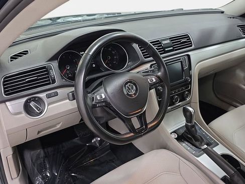 Used 2019 Volkswagen Passat 2.0T Wolfsburg FWD image 16