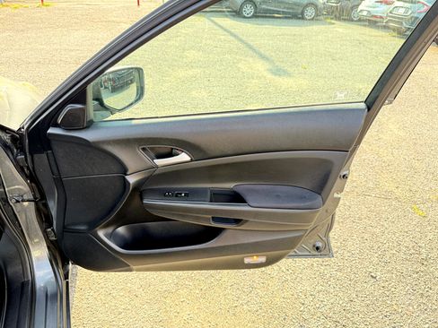 Used 2012 Honda Accord LX image 39