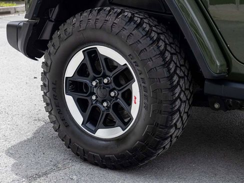 Used 2021 Jeep Wrangler Unlimited Rubicon AWD/4WD image 10