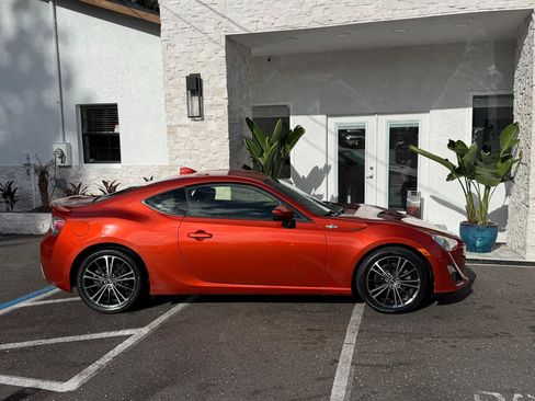 Used 2015 Scion FR-S RWD image 17