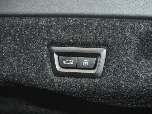 Used 2025 BMW i5 M60 w/ Executive Package image 79