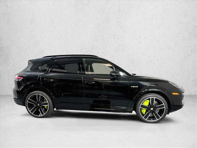 Certified 2023 Porsche Cayenne Turbo S AWD/4WD image 8