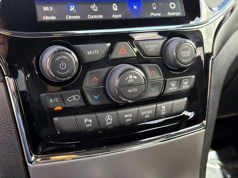 Used 2021 Jeep Grand Cherokee Laredo X image 23