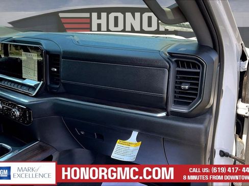 Used 2023 GMC Sierra 1500 SLT w/ SLT Premium Package AWD/4WD image 27