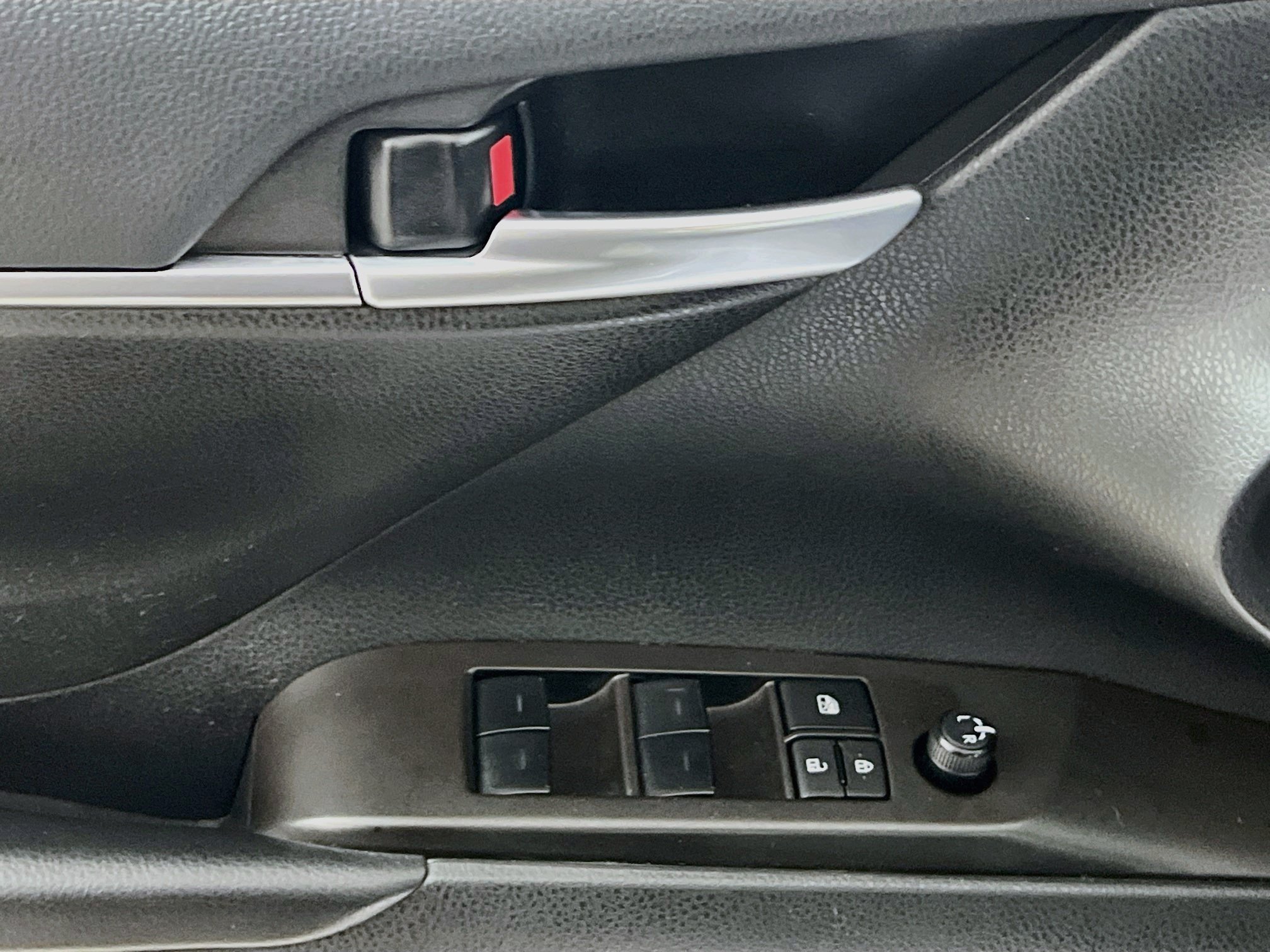 Used 2024 Toyota Camry SE w/ Convenience Package FWD image 17