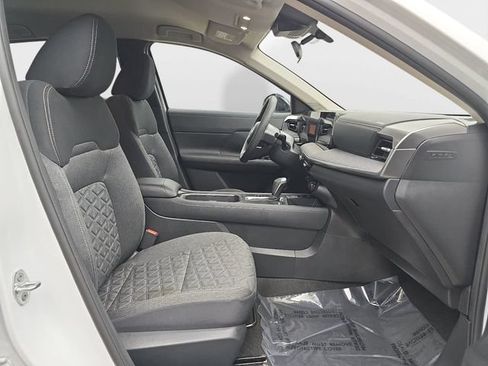 Used 2026 Nissan Kicks SV FWD image 36