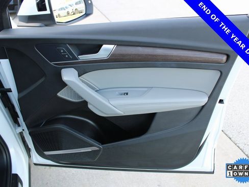 Used 2024 Audi Q5 2.0T Prestige w/ Prestige Package image 32