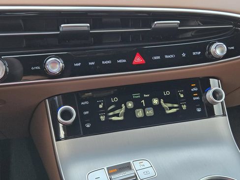New 2026 Genesis GV70 2.5T Advanced AWD/4WD image 15