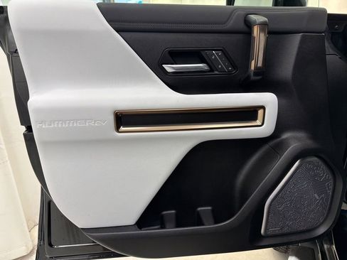New 2025 GMC Hummer EV 3X image 16