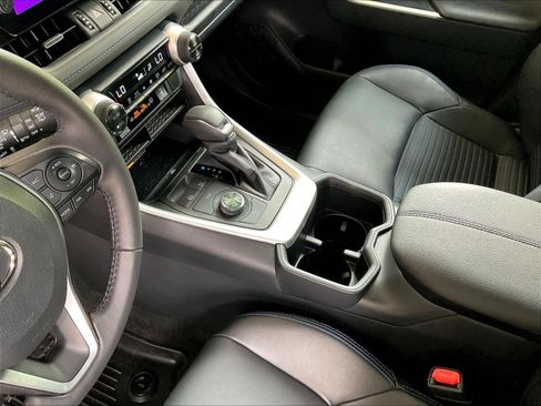 Used 2023 Toyota RAV4 XSE AWD/4WD image 18