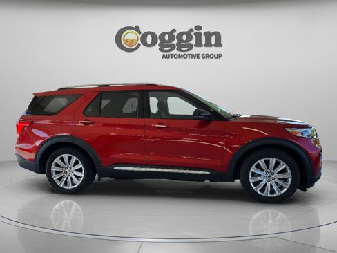 Certified 2022 Ford Explorer Limited w/ Limited Technology Package RWD image 6