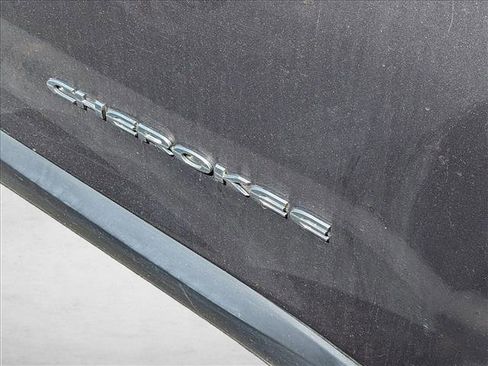 Used 2019 Jeep Cherokee Limited AWD/4WD image 21