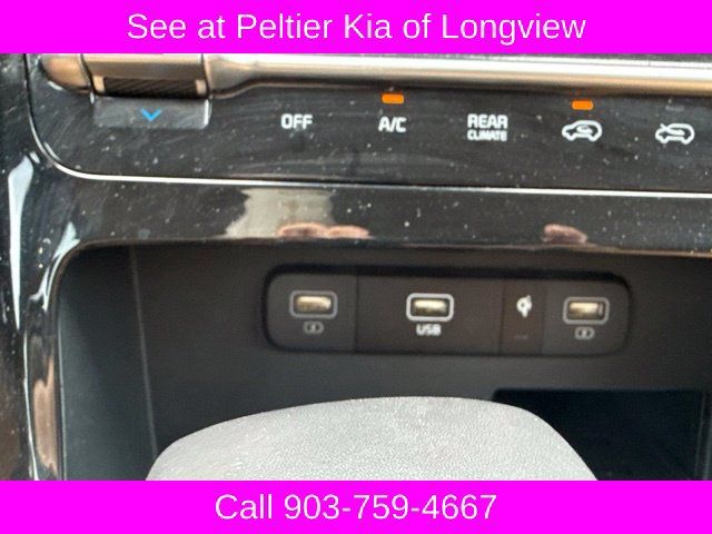 Used 2024 Kia Carnival EX FWD image 19