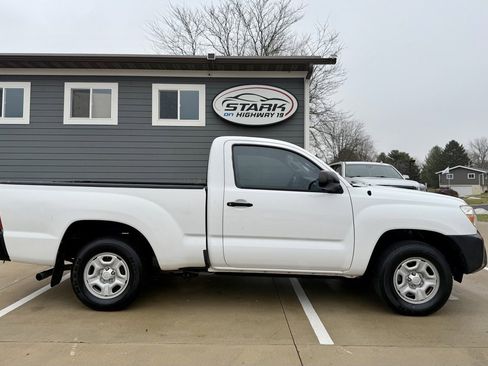 Used 2014 Toyota Tacoma 2WD Regular Cab image 1