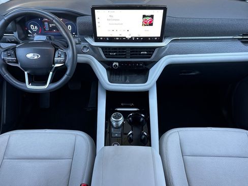 Used 2025 Ford Explorer Platinum w/ Ultimate Package RWD image 9