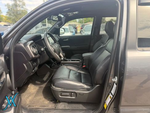 Used 2023 Toyota Tacoma TRD Off-Road w/ TRD Premium Off Road Package AWD/4WD image 11
