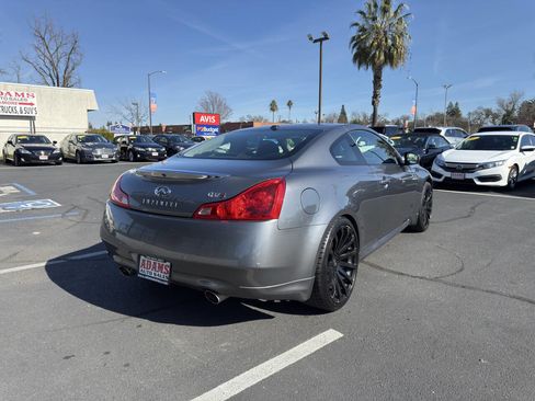 Used 2012 INFINITI G37 Journey w/ Premium Pkg image 3