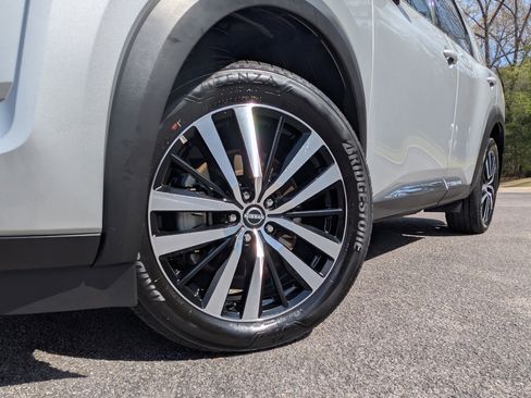 Used 2024 Nissan Pathfinder Platinum w/ Cargo Package image 36