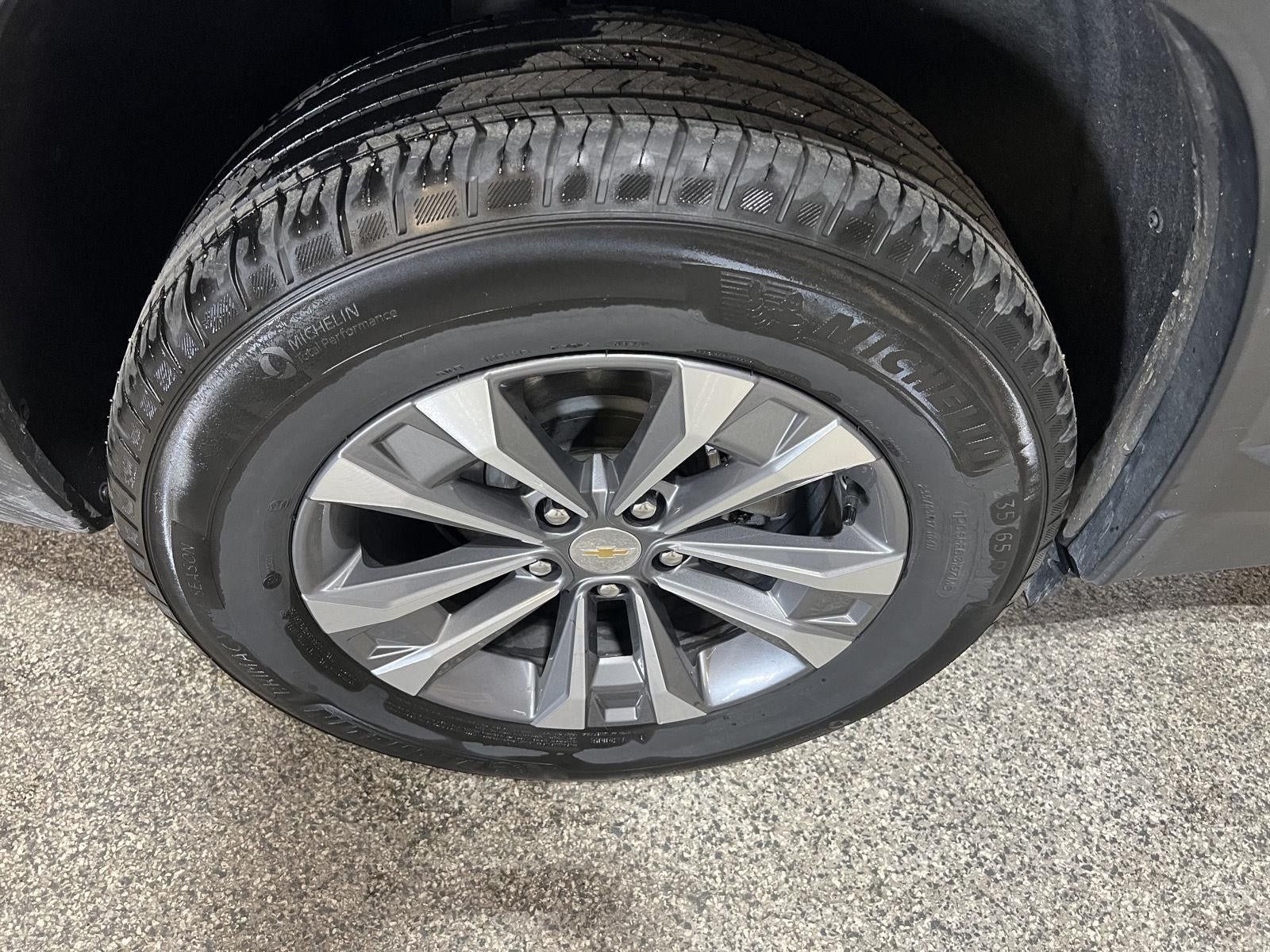 Used 2025 Chevrolet Equinox LT AWD/4WD image 29