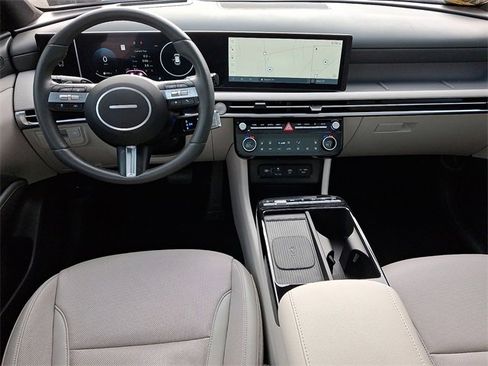 Used 2025 Hyundai Tucson Limited image 11