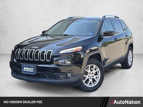 Used 2018 Jeep Cherokee Latitude Plus w/ Comfort/Convenience Group AWD/4WD image 1