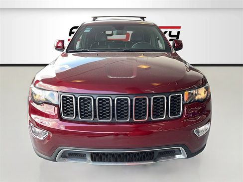 Used 2022 Jeep Grand Cherokee Laredo X image 2