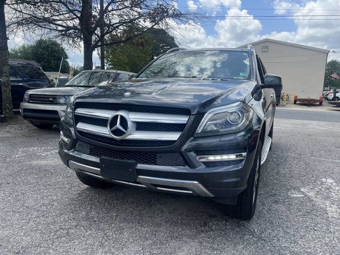 Used 2015 Mercedes-Benz GL 450 4MATIC image 4