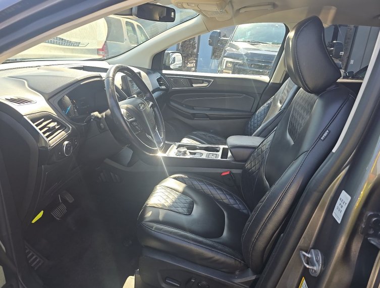 Used 2023 Ford Edge Titanium AWD/4WD image 6