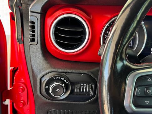 Used 2020 Jeep Wrangler Unlimited Rubicon AWD/4WD image 36