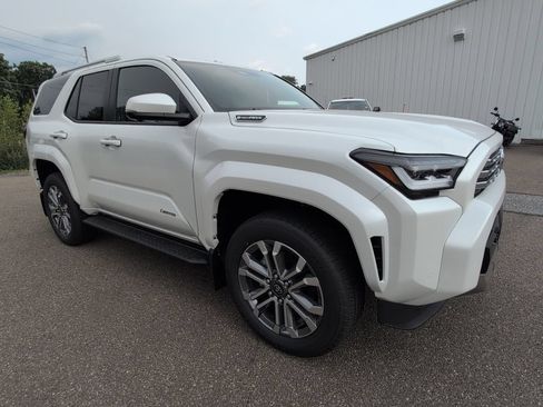 Used 2026 Toyota 4Runner Limited AWD/4WD image 9