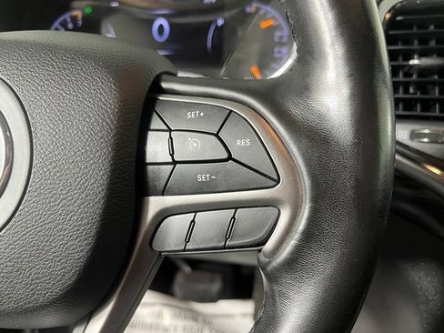 Used 2020 Jeep Grand Cherokee Laredo AWD/4WD image 13